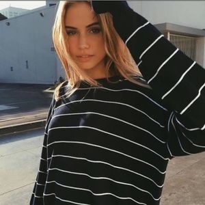 BRANDY MELVILLE NAVY STRIPED SWEATER